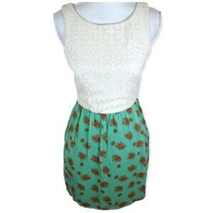 GARDEN TEA CITY TRIANGLES IVORY LACE & GREEN FLORAL DRESS SZ.M/L EUC.
